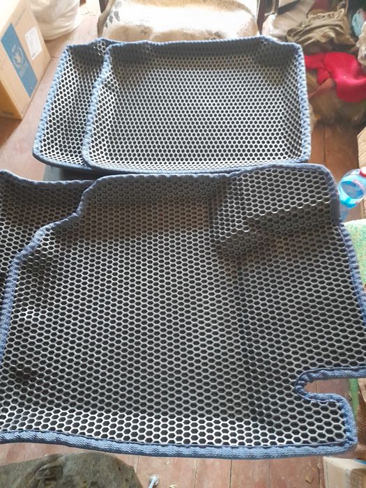 Коврикі автомобільні нові Сузукі С крос