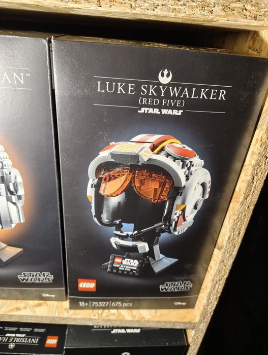 LEGO 75327 Star Wars Hełm Luke’a Skywalkera™ — Czerwony Pięć