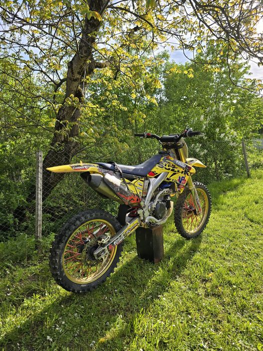 Suzuki RM-Z 250 із двигуном NC 250