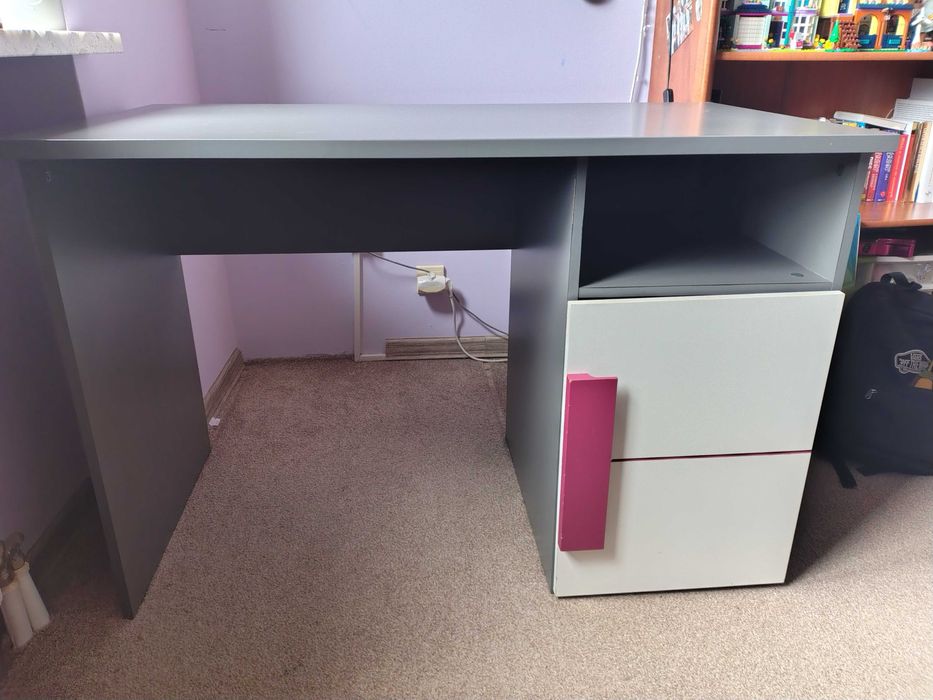 Biurko młodzieżowe