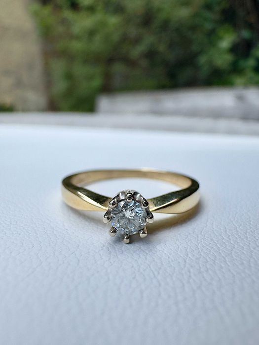 Złoty pierścionek z brylantem 0,16 ct | próba 585 | 1,92 g | p.111