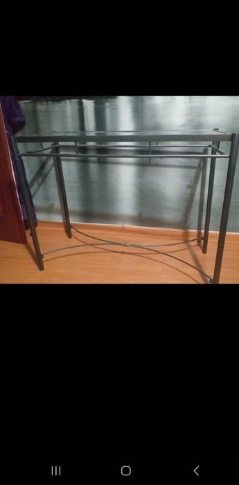 Mesa de entrada  em vidro