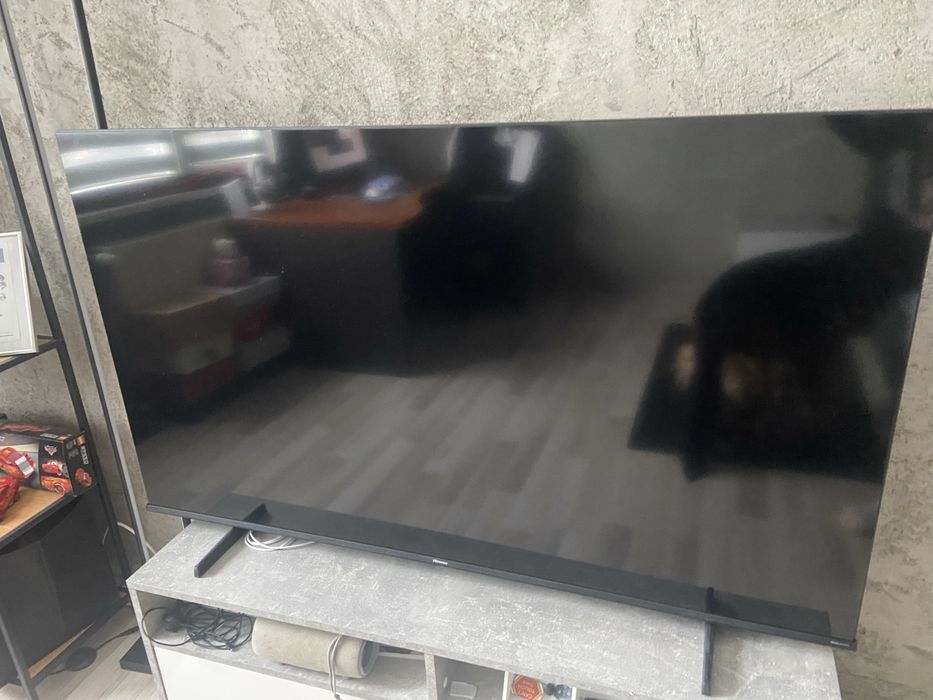 Telewizor Hisense QLEDE7 , 58 cali uszkodzony