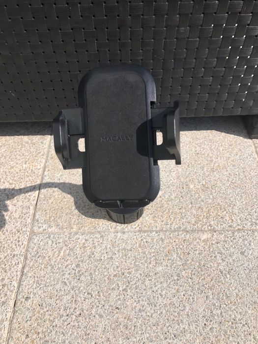 Suporte para telemóvel no carro (utiliza o suporte dos copos)
