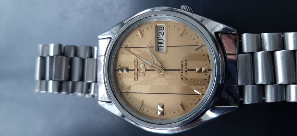 Seiko 5 dois tons dourado