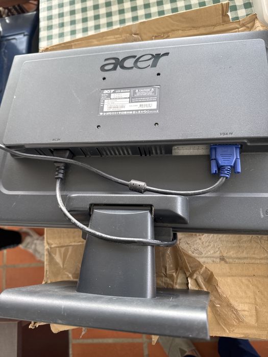 Monitor Samsung, Acer