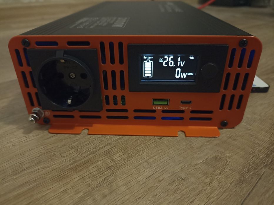 Інвертор DATOUBOSS 2000Ватт, 24/220 + подарунок.