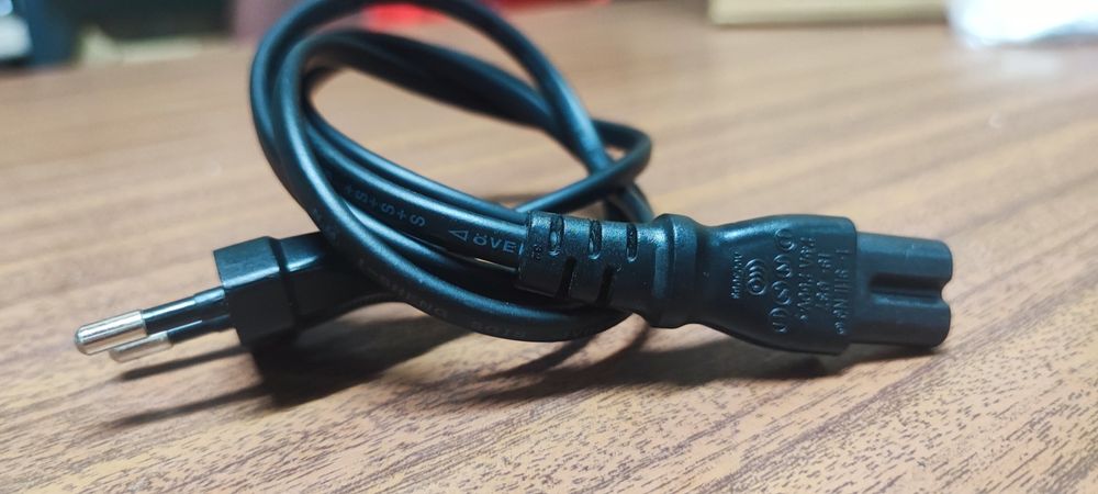 Cabo de Alimentação de Corrente Universal