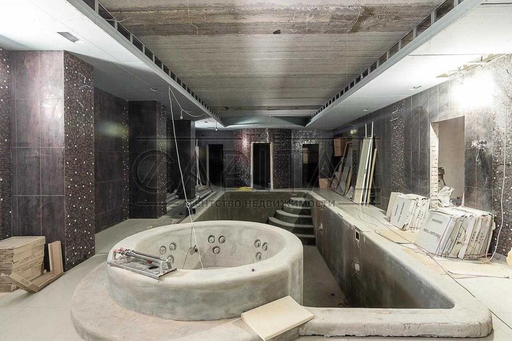 Окремо стояча клініка з обладнанням і технікою, 2500м, Дарницький р-н