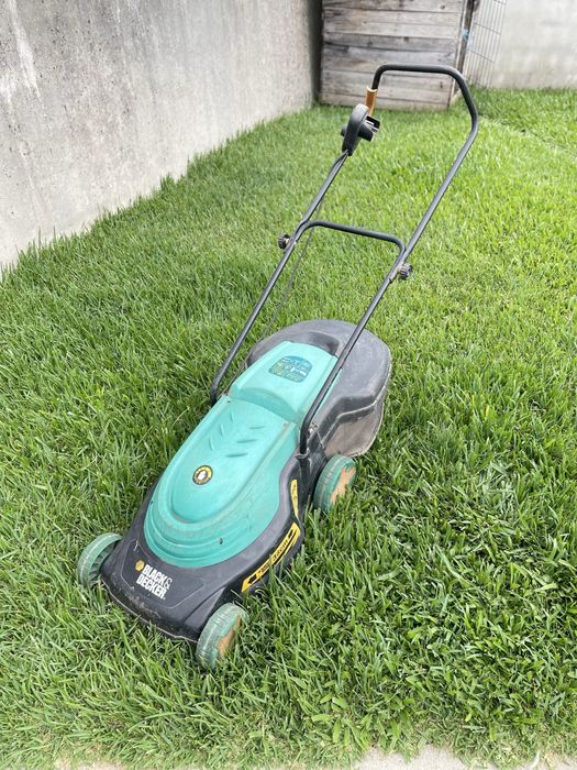 Maquina de cortar a relva BLACK & DECKER