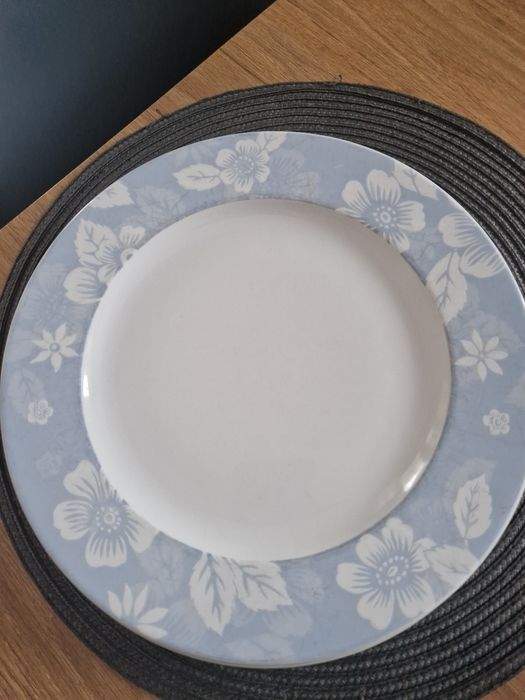 Prześliczne 3 duże talerze