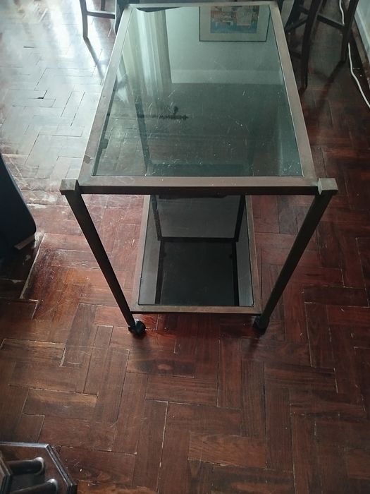 Mesa de vidro c/rodas