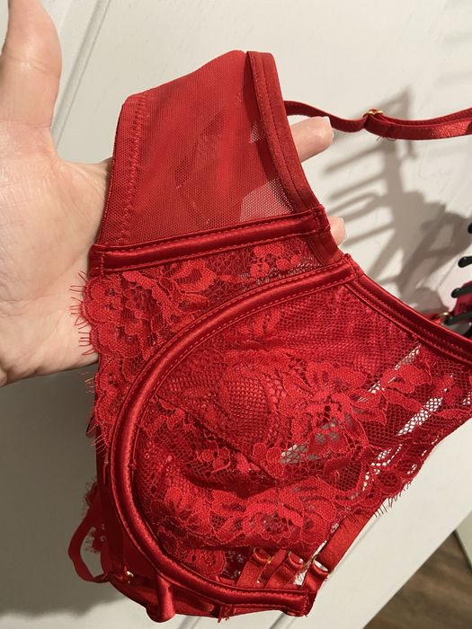 Бюстгалтери Hunkemoller бюст