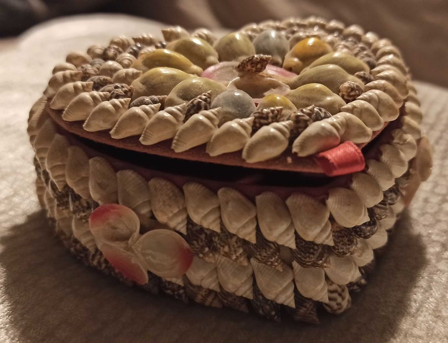 Szkatułka z muszelek - serduszko