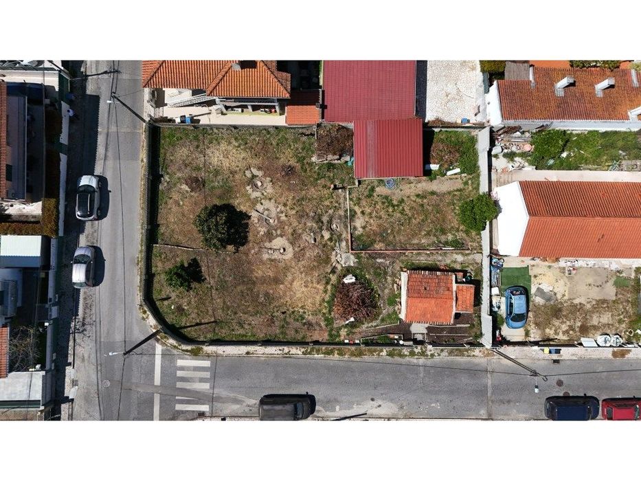 Moradia T3 de Luxo com Piscina e Garagem para Venda na Charneca da ...
