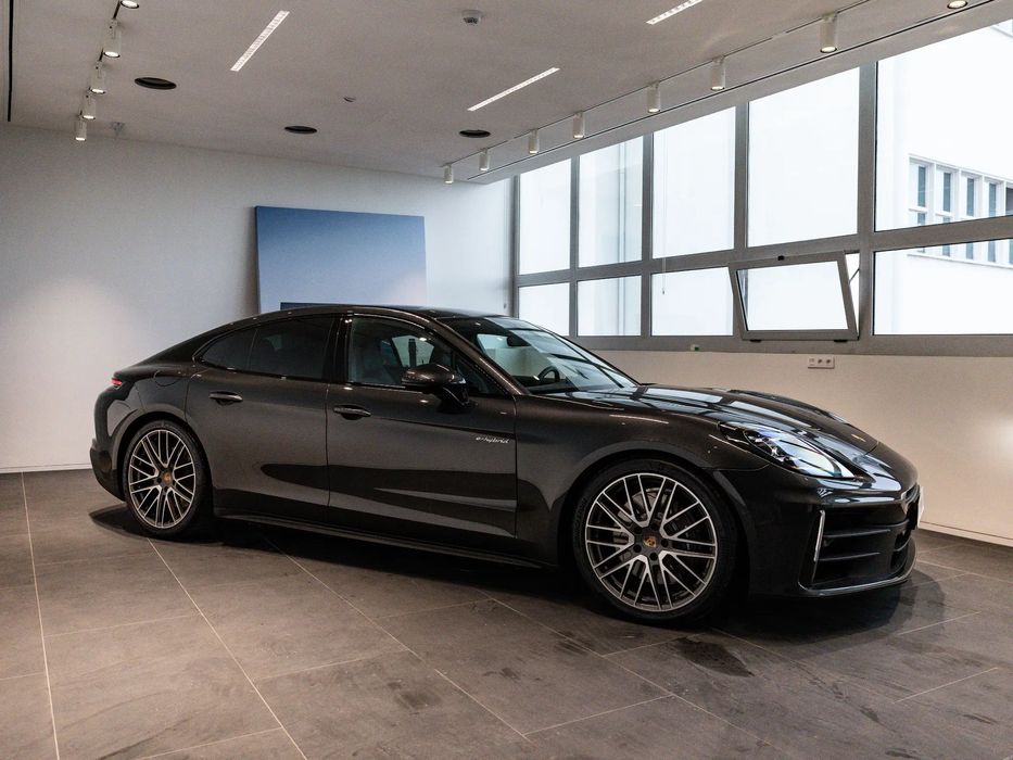 Porsche Panamera 4 E-Hybrid