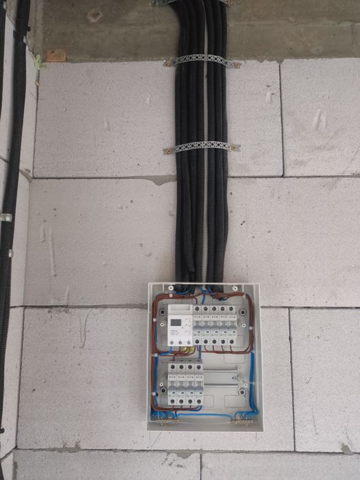 Електрик, електромонтажні роботи.