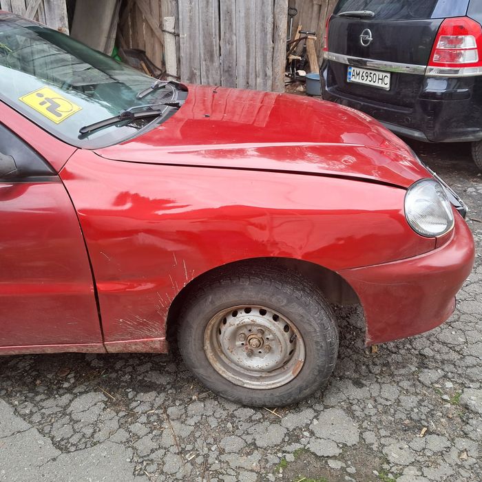 Ланос Автомобіль