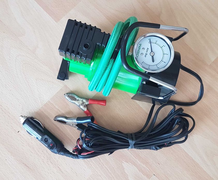 Pompa samochodowa z manometrycznym kompresorem  *WINSO*