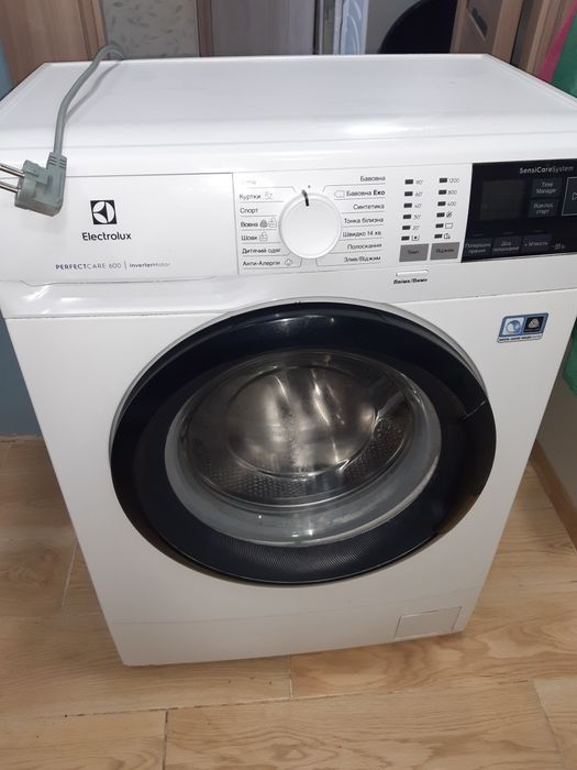 Пральна машина вузька Electrolux EW6S226SUI