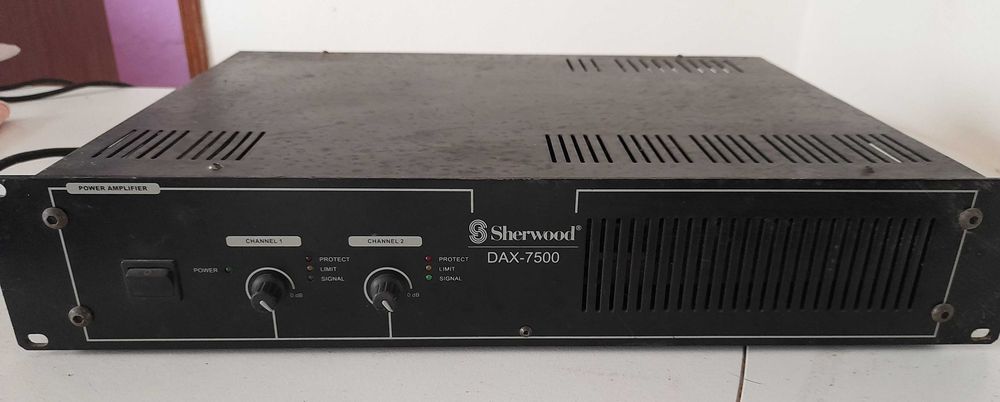 Vário material de som