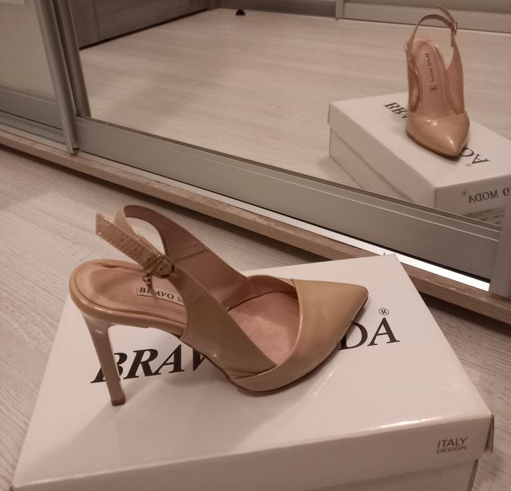 Розпродаж взуття, розмір 35