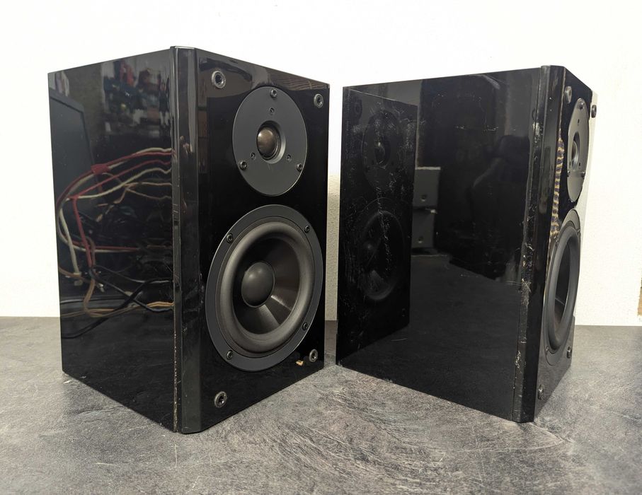 Yamaha NX-E 800. Полична 2-смугова акустика. Дефект.