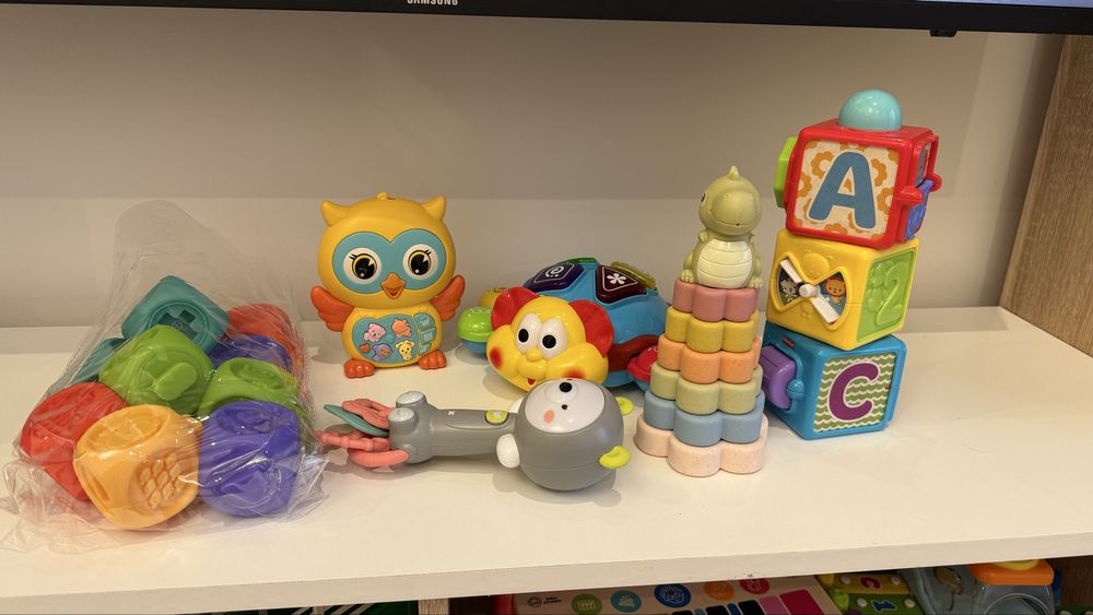 Лот розвиваючих іграшок