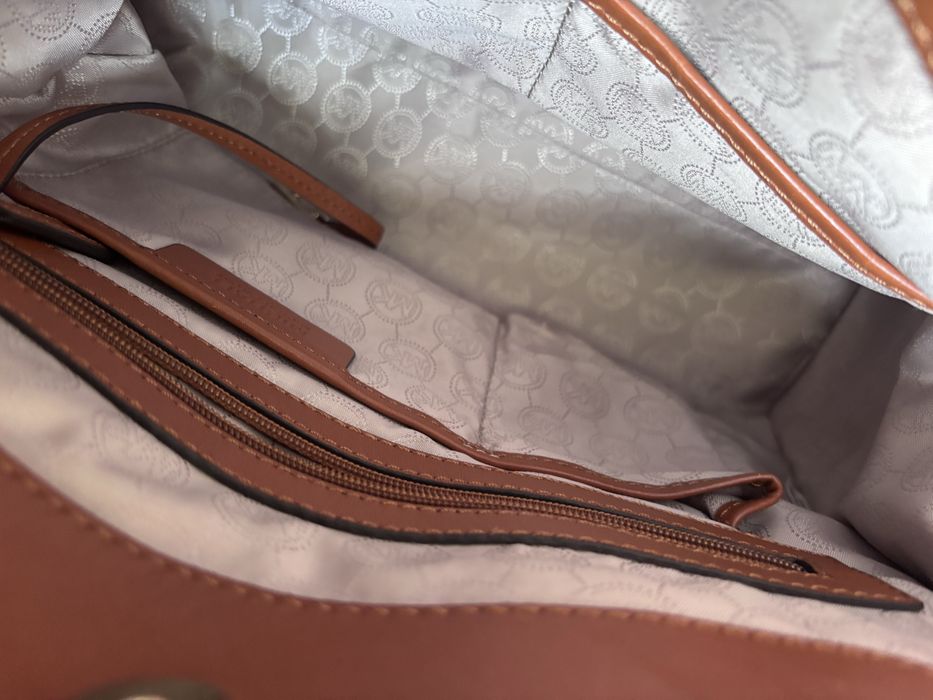Mala Michael Kors