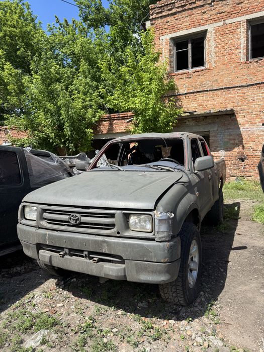 Разборка шрот запчасти Toyota Hilux 98г 2.4 дизель механика Тойота Хайлюкс разбор