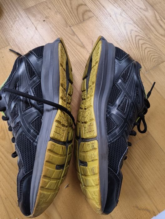 Кросівки asics бігові