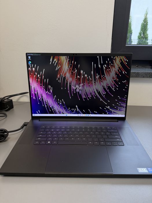 Laptop Razer Blade 18| i9-13950HX | 16G | 1TB | RTX4060| FV