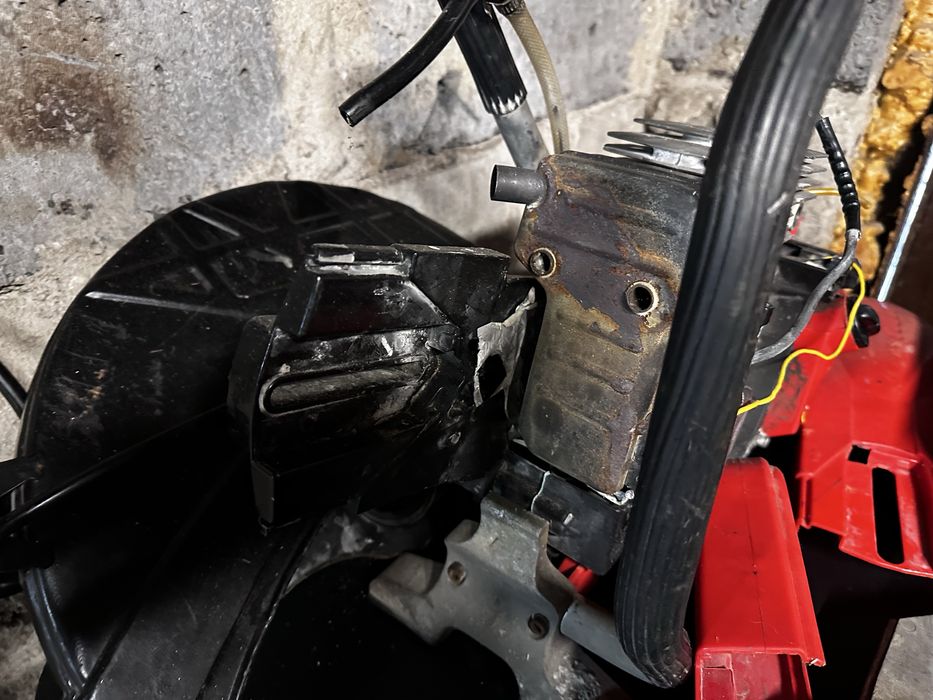 Przecinarka do betonu Yato Yt84820 pozsotałości