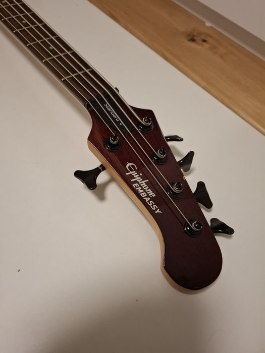 Gitara basowa Epiphone Embassy V