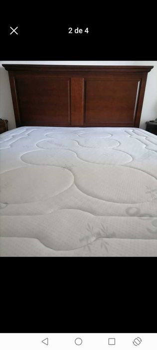 Cama de casal em madeira rústica