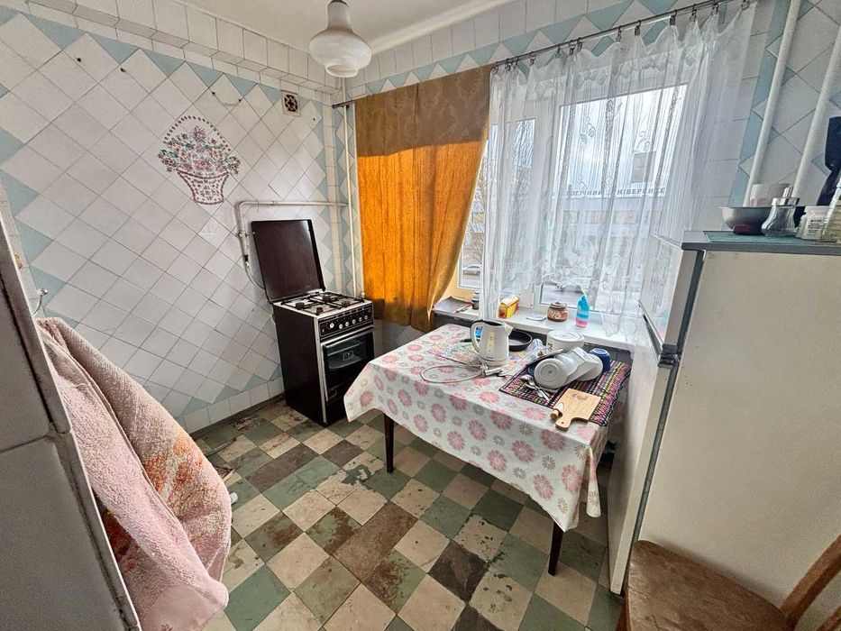 Продается 2-комнатная квартира, р-н Артема.  Торг