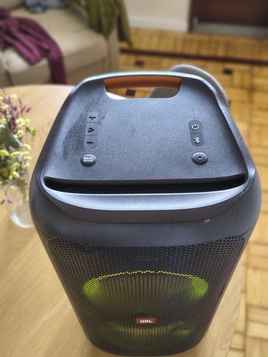 JBL PARTYBOX 100 (c/ algumas marcas de uso)