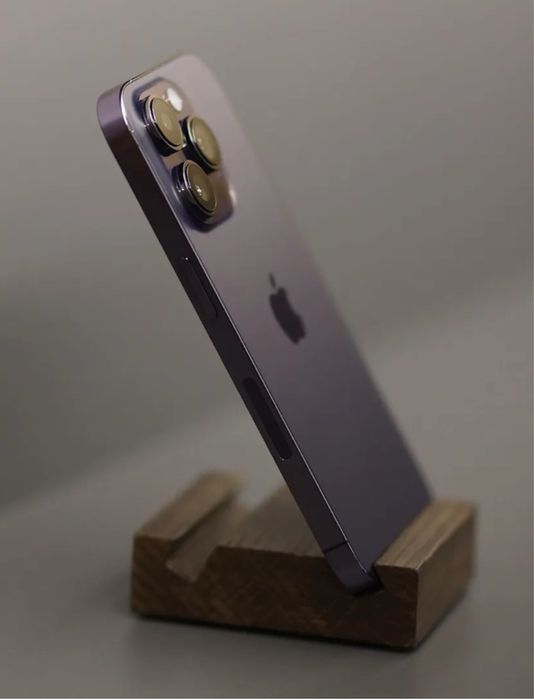 • iPhone 14 Pro (128gb)