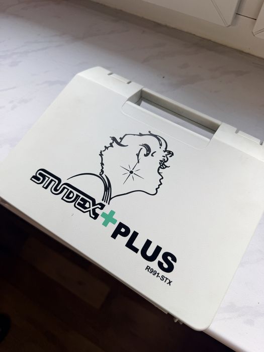 Urzadzenie  do przekluwania uszu Studex