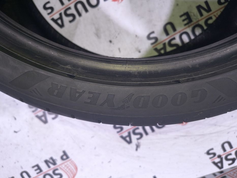 2 pneus semi novos Good Year 255-35R19 Oferta dos Portes