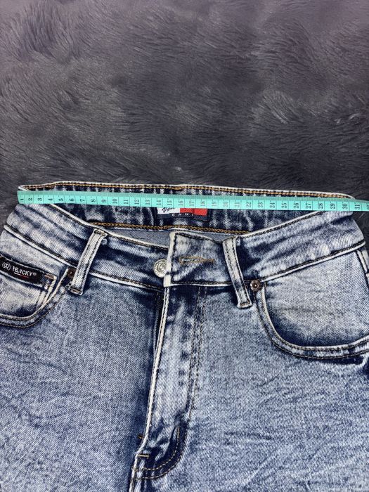 Джинси вільного крою