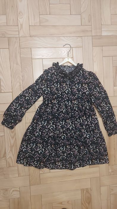 Плаття для дівчинки легке у дуже хорошому стані, 128 розмір