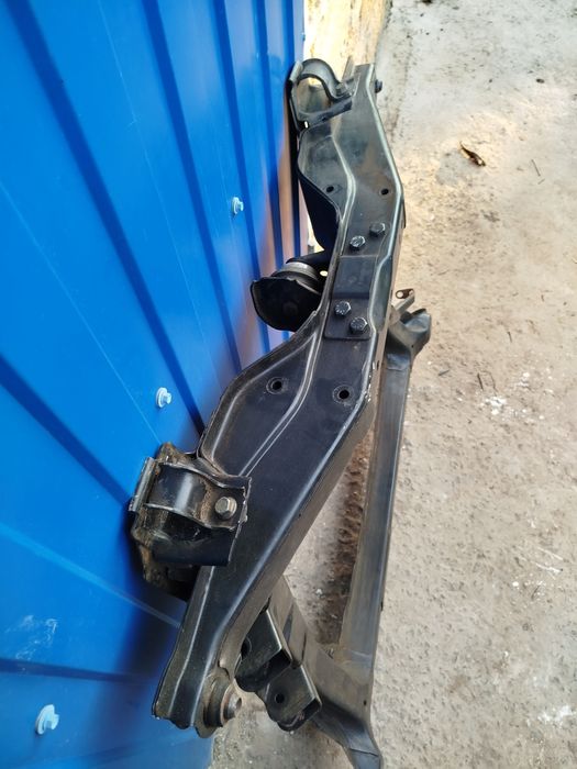 Продам подрамник Рено Кенго 1