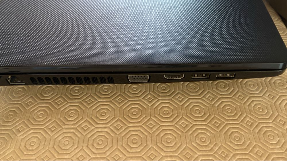 Portátil Dell Vostro 3578 | i5 8ª Ger | 8GB RAM | 250GB SSD Win11