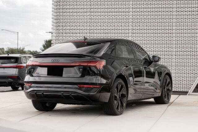 2024 Audi Q8 Sportback e-tron quattro Prestige S line