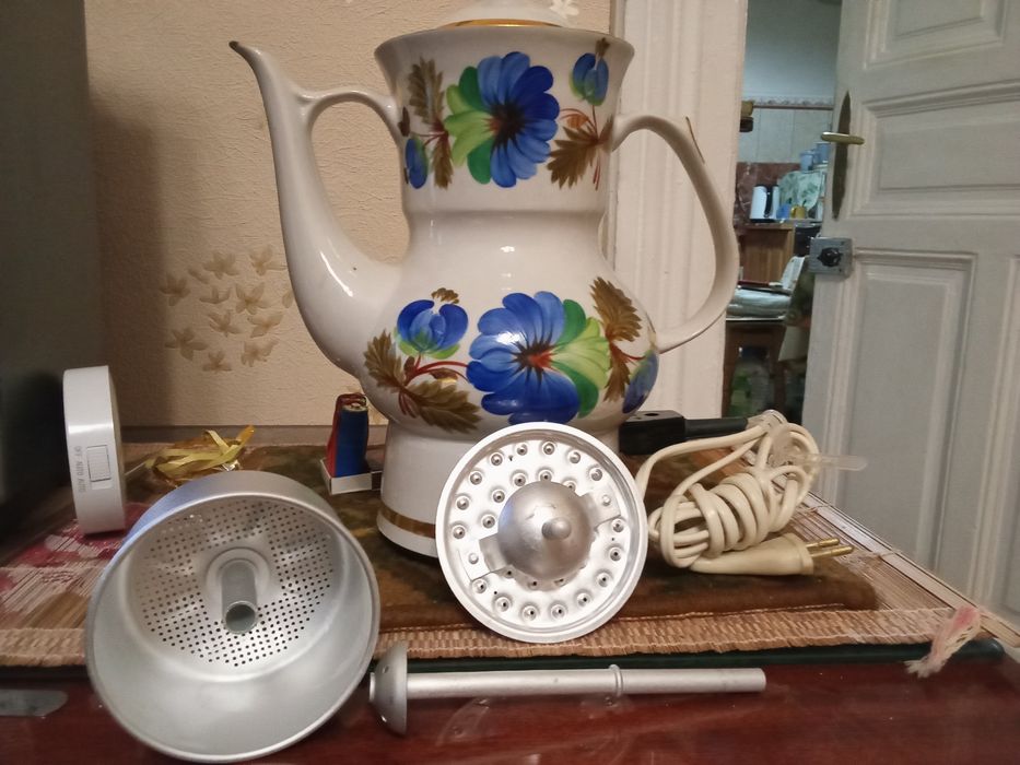 Керамічна електрокавоварка часів СРСР