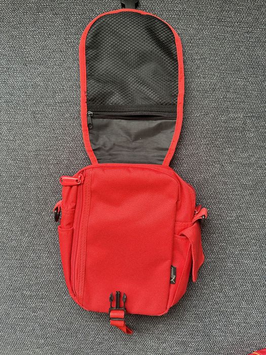 Bolsa PUMA usada em muito bom estado.