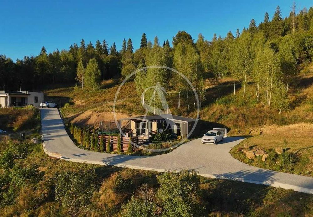 Сучасний котедж в котеджному містечку в Карпатах Славське (Славсько)