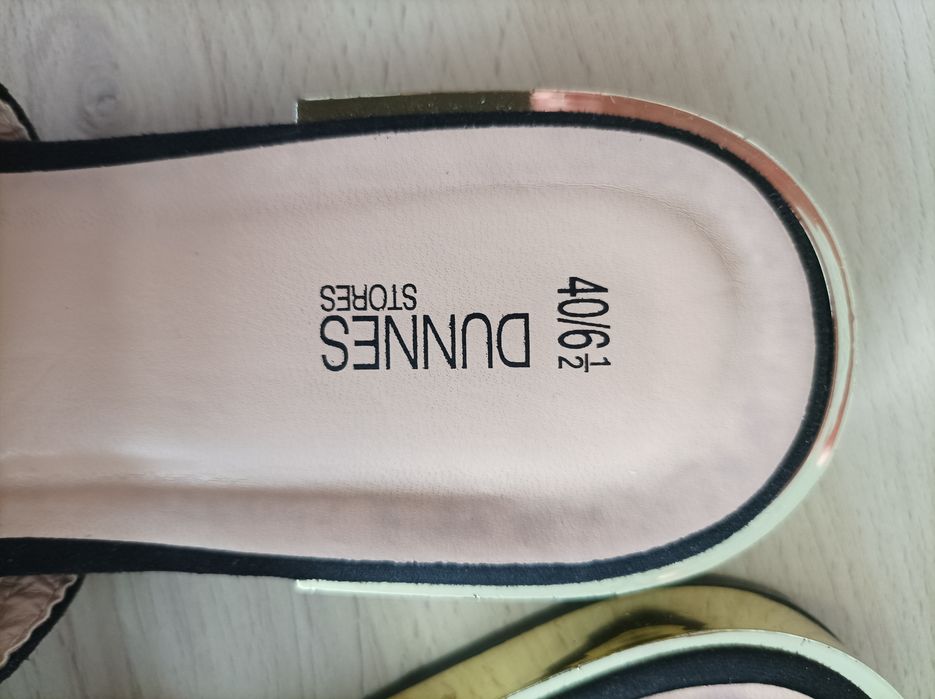 Klapki firmy DUNNES rozm. 40 jak nowe