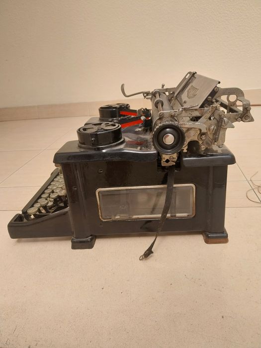 Máquina de Escrever Antiga Royal Model 10 (Anos 20) - Visores de Vidro